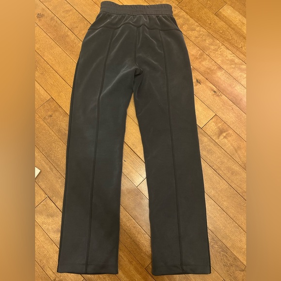 Lululemon - Picture 2 of 3